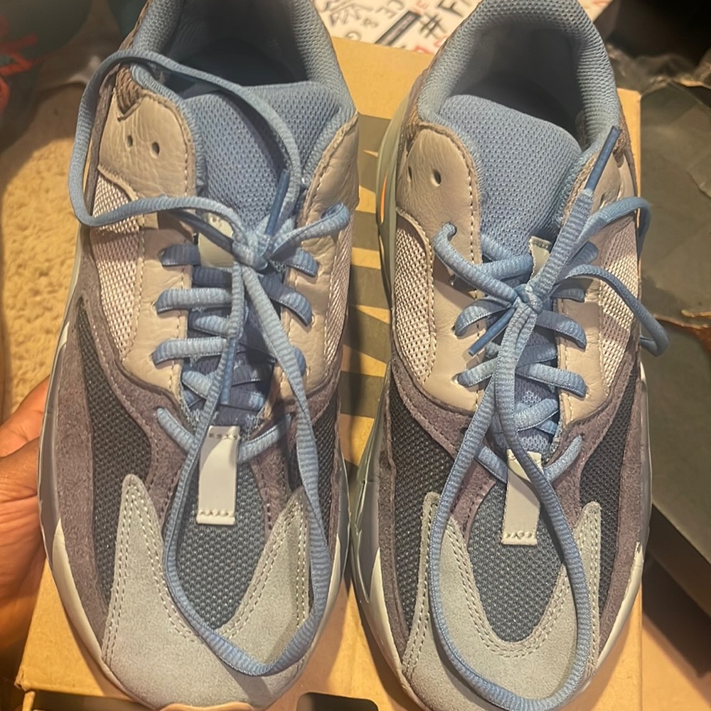 YEEZY BOOST 700 size 7y